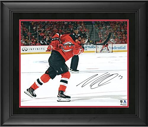 Nico Hischier New Jersey Devils Framed Autographed 16 x 20 NHL Fotografie de debut - Fotografii autografate NHL